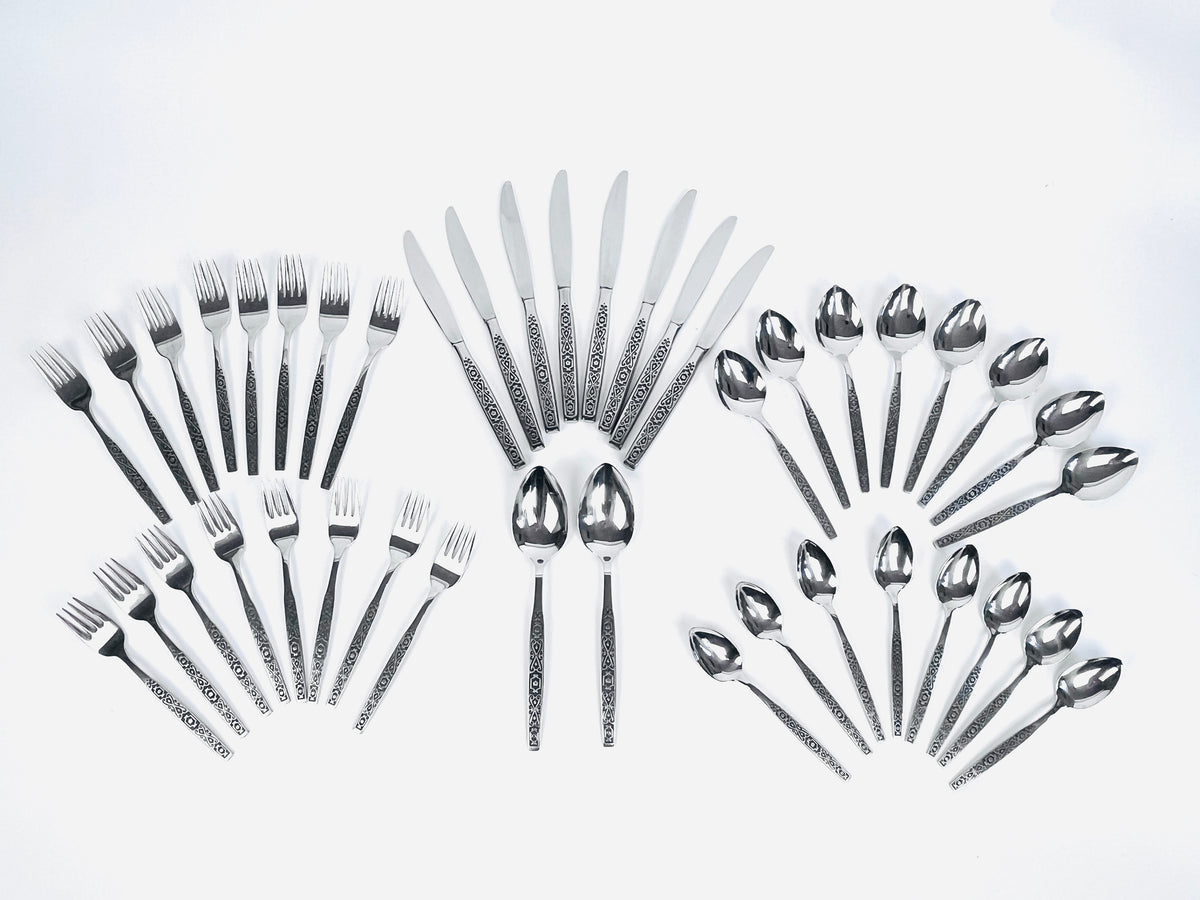 Vintage Oneida Flatware Set - 42 Pieces