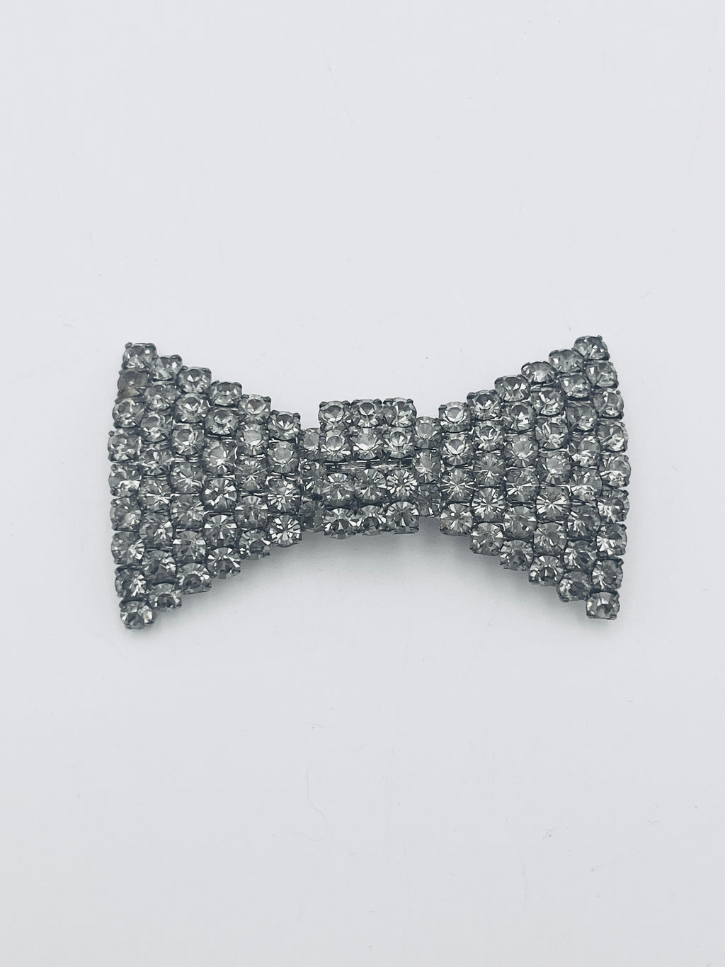 Tres Chic Bow Pearl Broach with Rhinestones