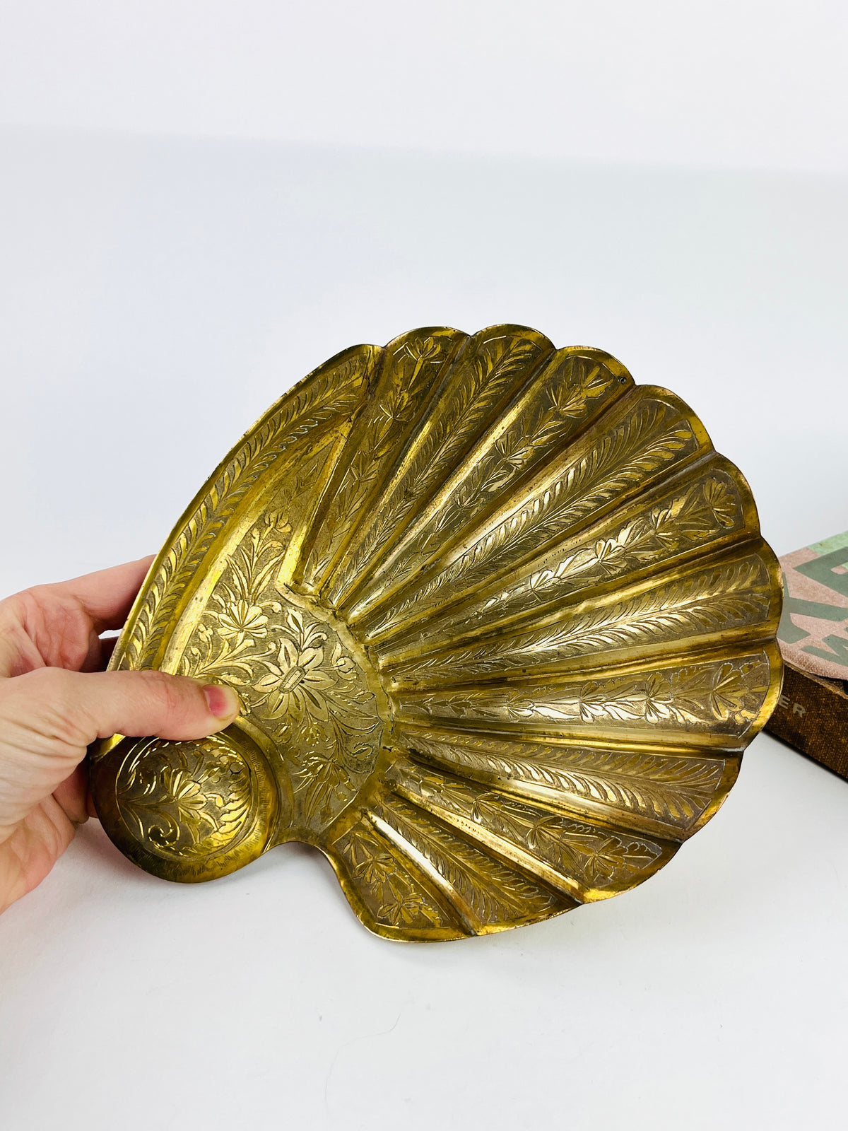 Vintage Hollywood Regency Engraved Brass Shell Bowl