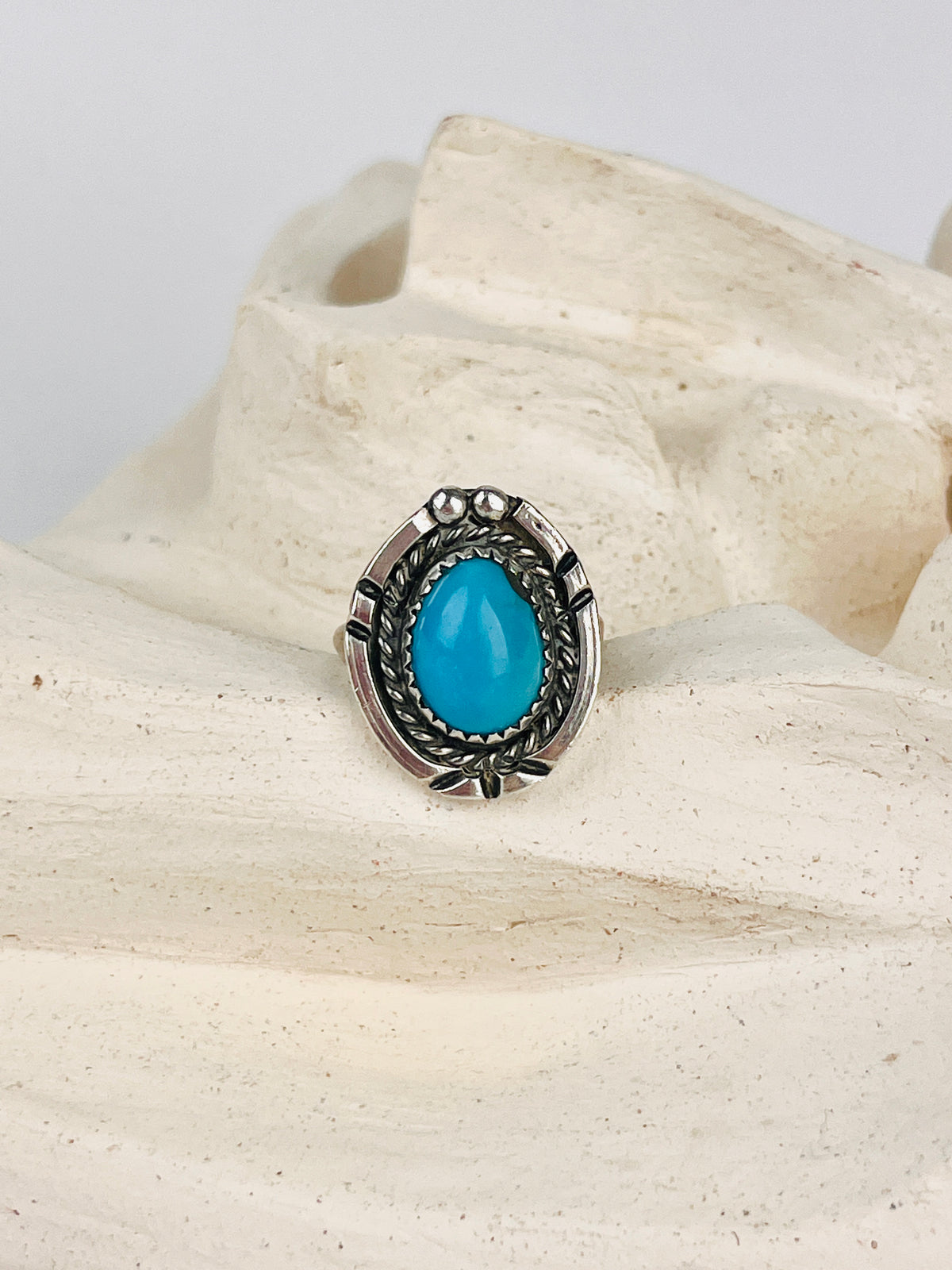 Vintage Mid-Century Navajo Sterling Silver Turquoise Ring