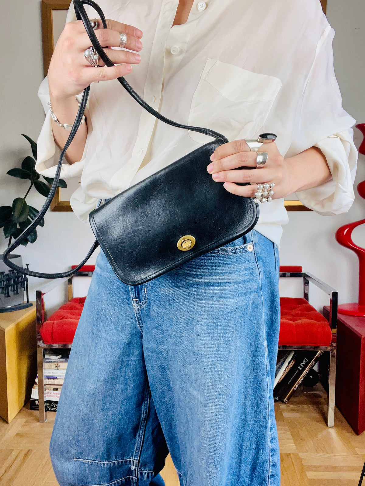 Vintage 1970s Early Coach Dinky Bag