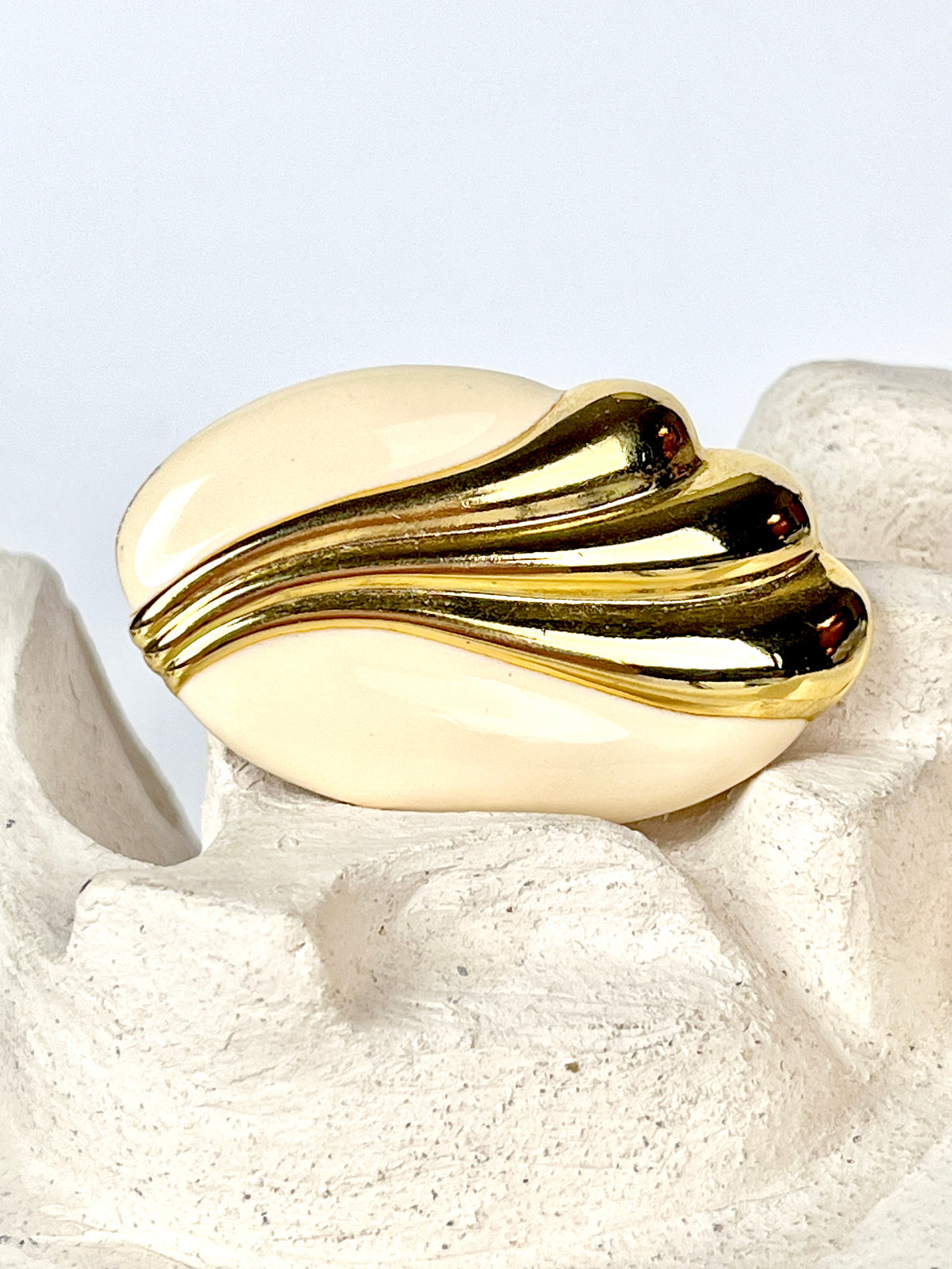 Vintage Beige Enamel and Gold Tone Brooch