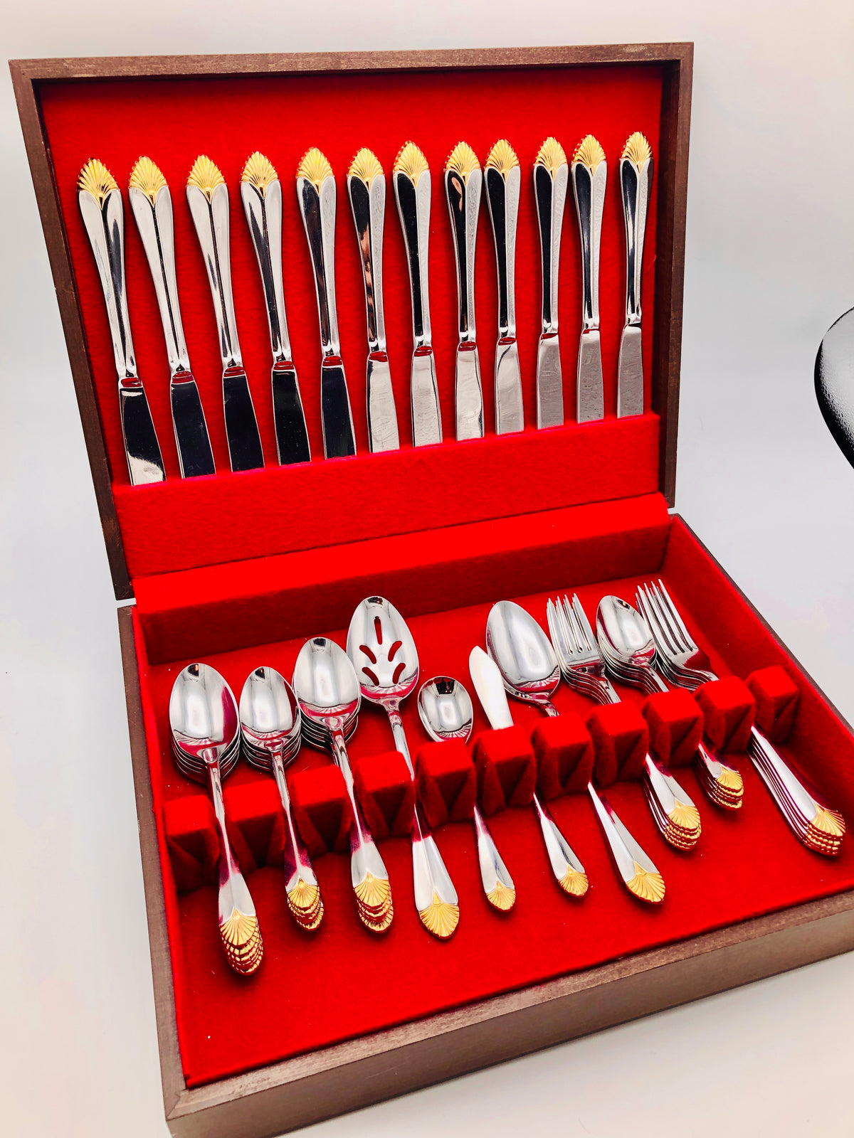 Vintage Royal Limited Flatware Set
