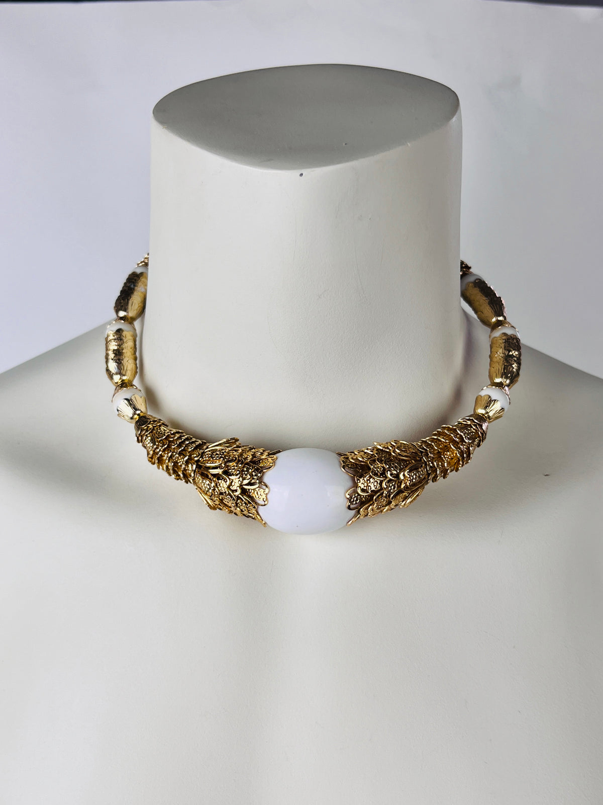 Vintage 1960s Textured Collar Necklace