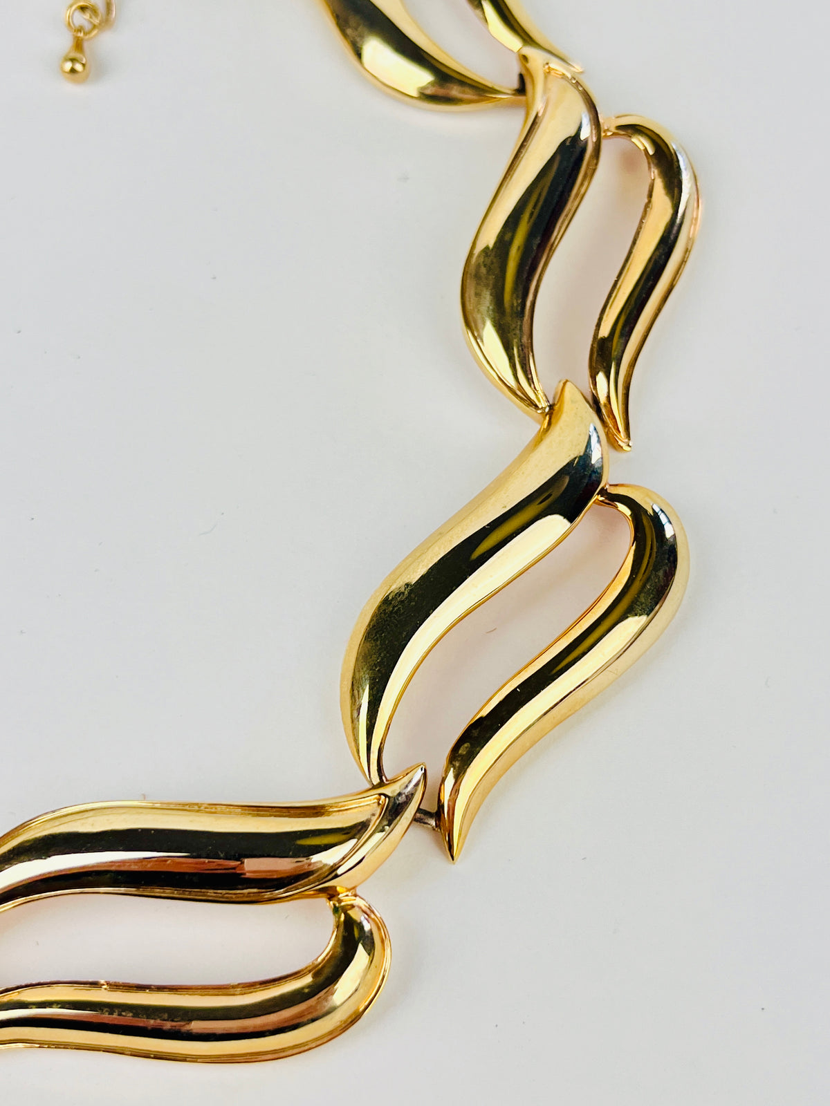 Vintage Gold Tone Wave Necklace