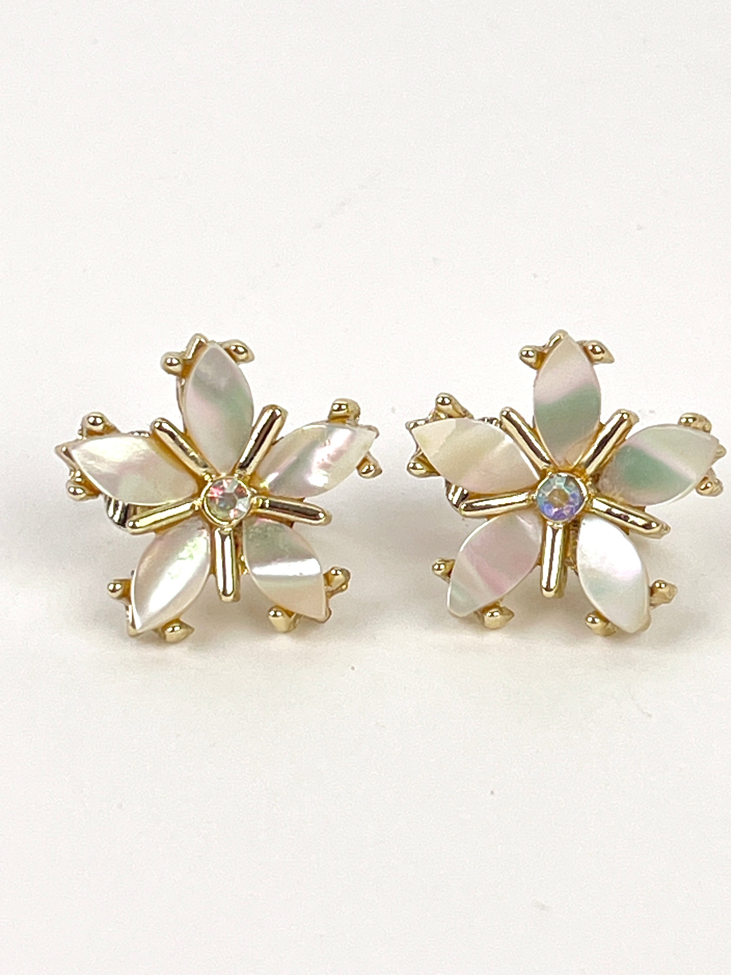 Vintage Mother-of-Pearl and Diamond Flower Earrings Set in 18k Yellow Gold