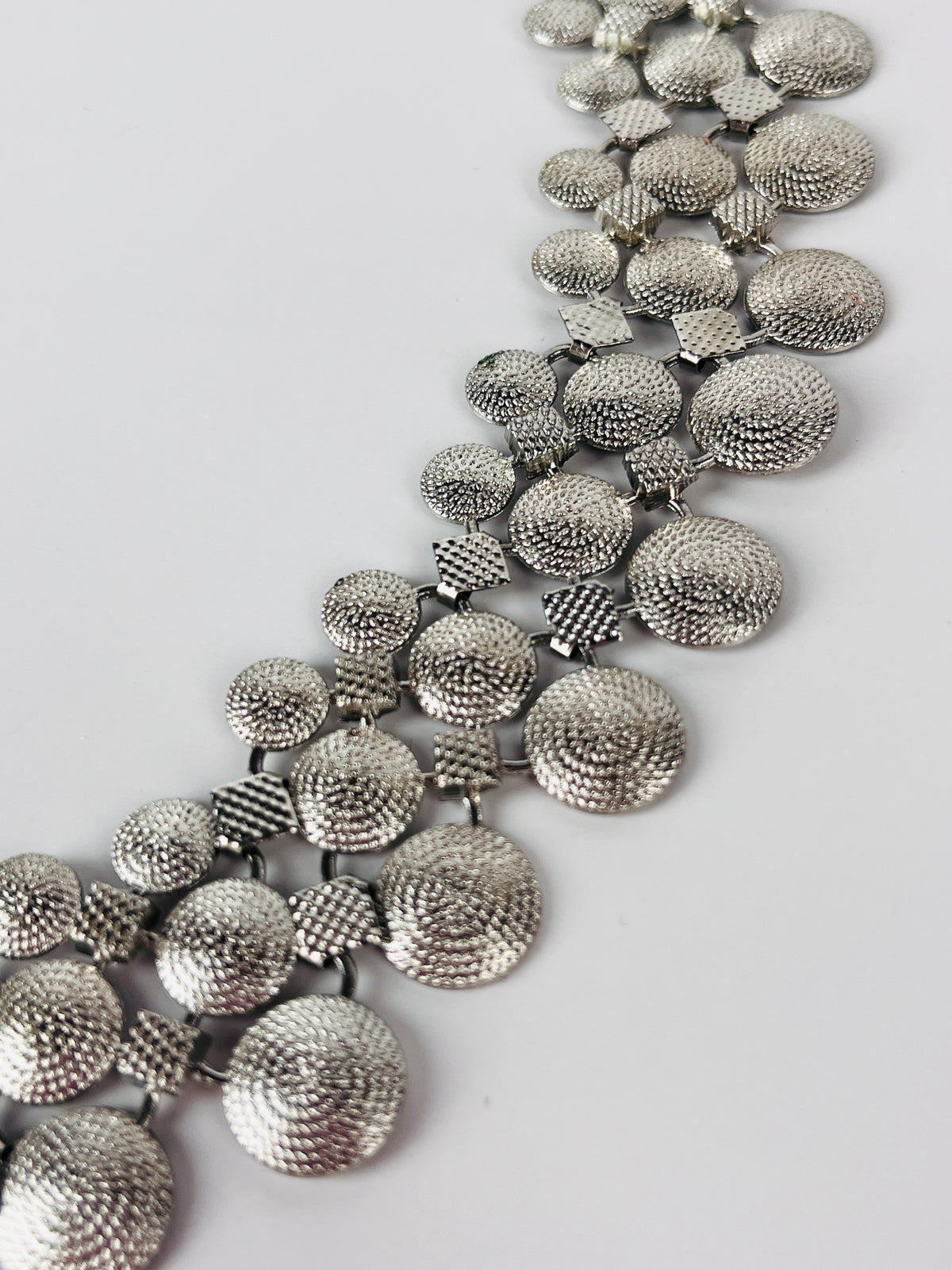 Vintage Textured Disc Collar Necklace