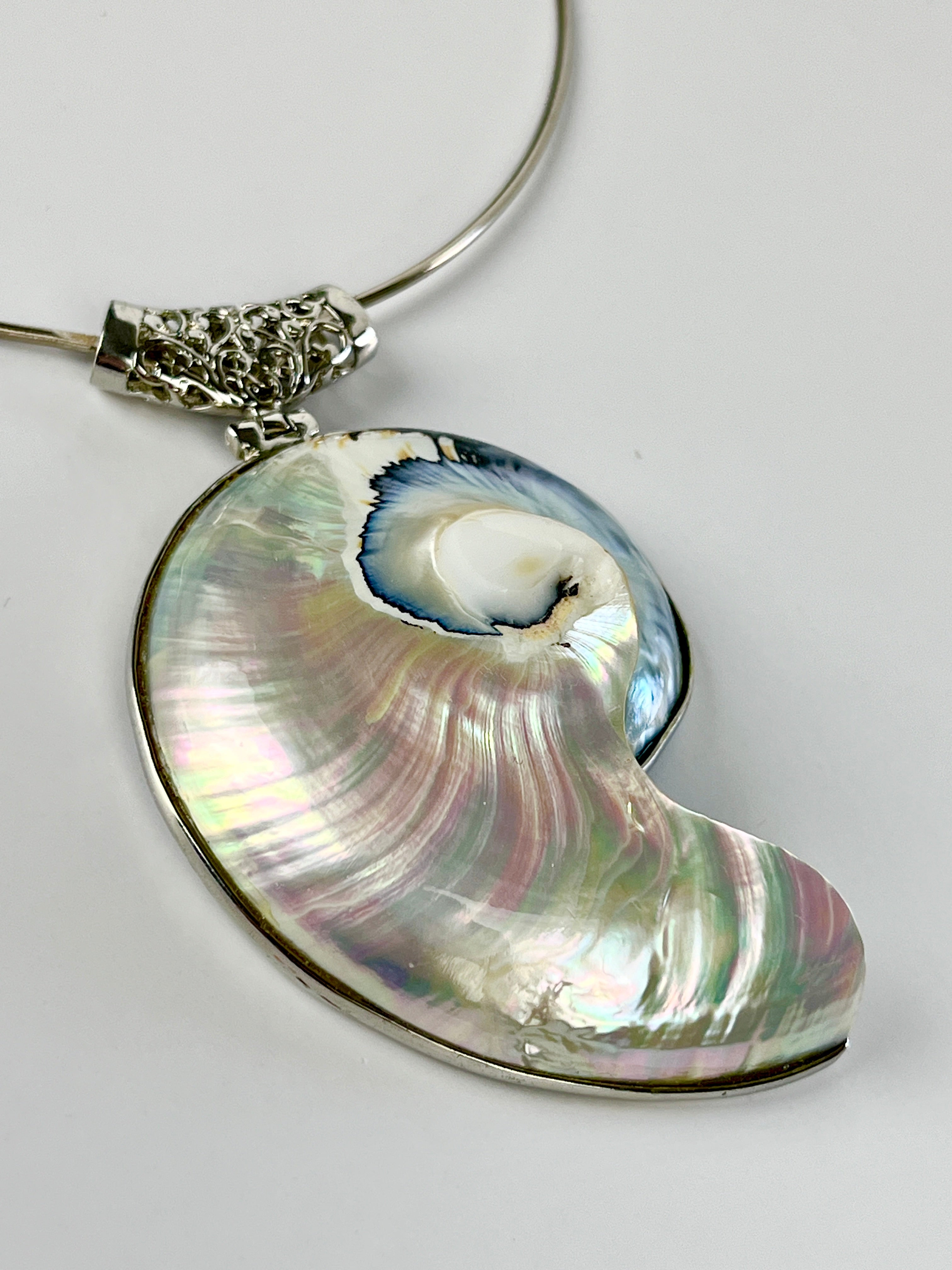 アクセサリー Nautilus silver and cord necklace SOPHIE BUHAI Nautilus silver and cord necklace | NET-A-PORTER