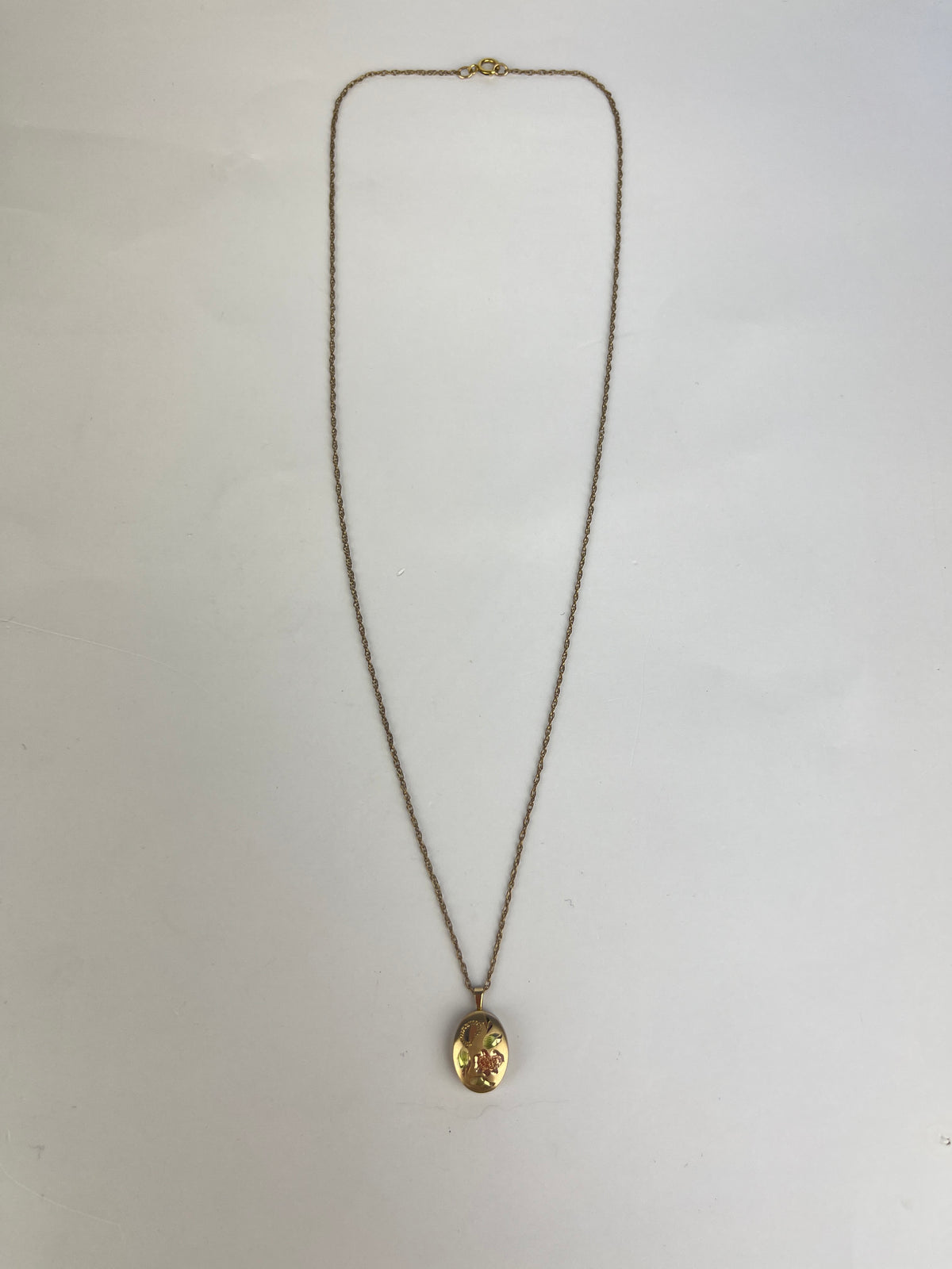 Vintage 14k Gold-Filled Engraved Floral Locket