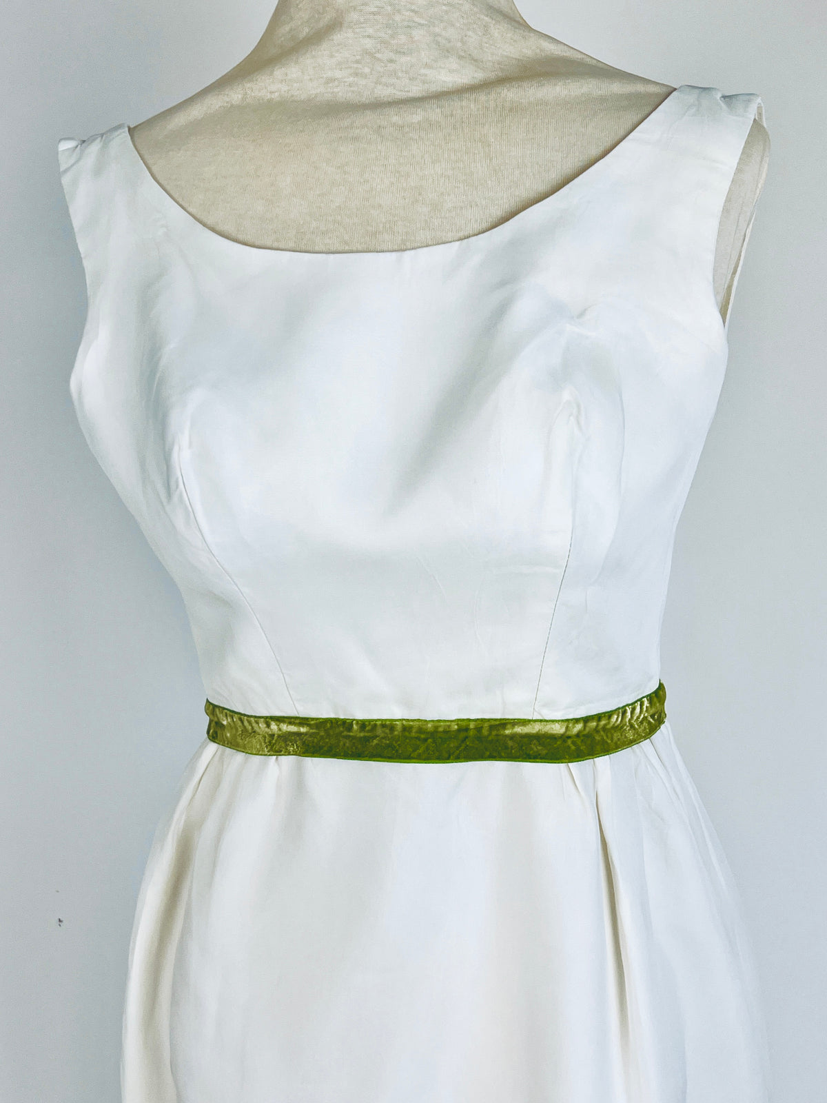 Vintage 1960s Floral Embroidered Dress