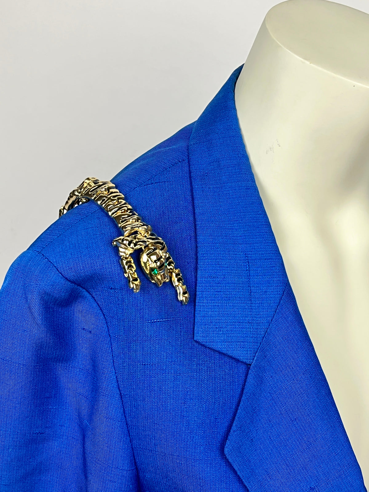 Vintage Tiger Shoulder Brooch