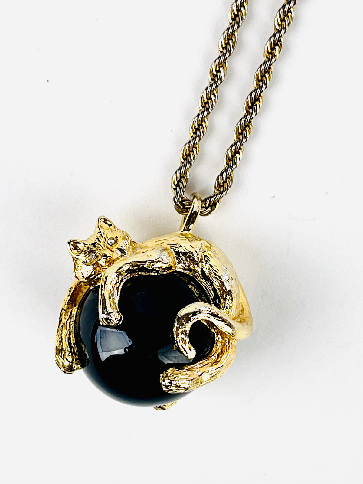 Vintage Cat Pendant Necklace