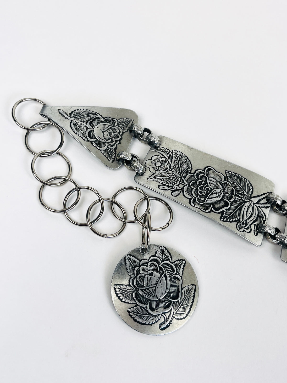Vintage 1940s Stamped Aluminum Rose Link Belt