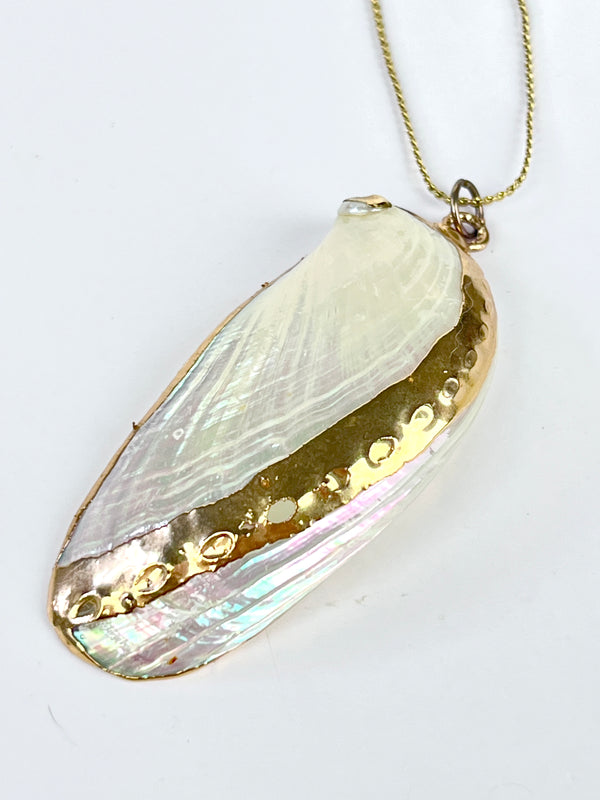 Vintage Gold-Plated Shell Necklace