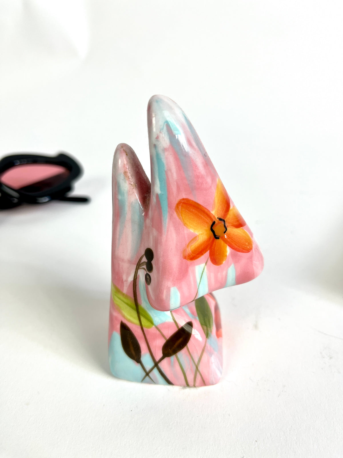 Ceramic Floral Nose Eyeglass Holder