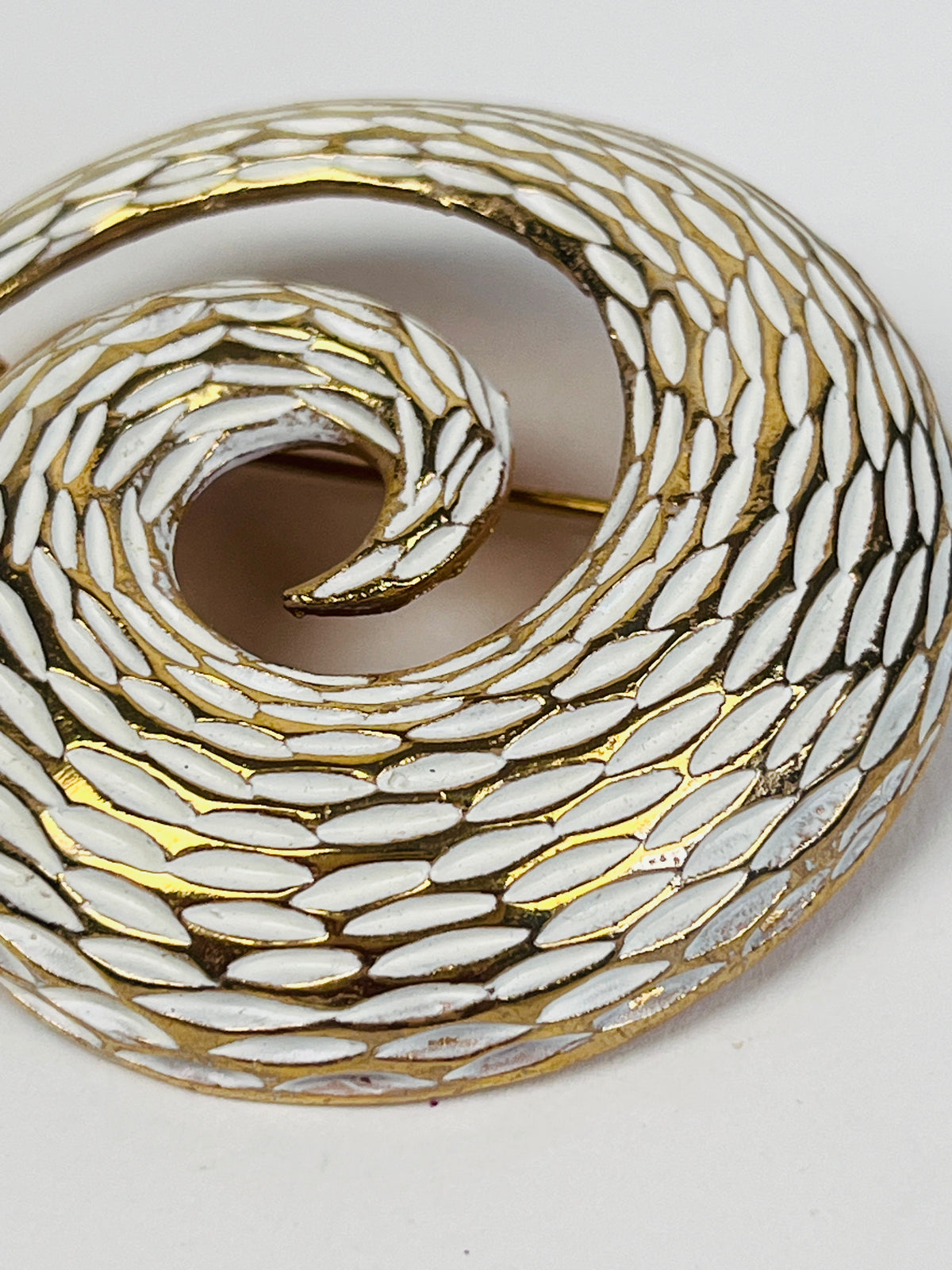 Vintage White and Gold Tone Textured Brooch