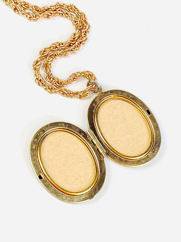 Vintage Gold Tone Floral Engraved Locket