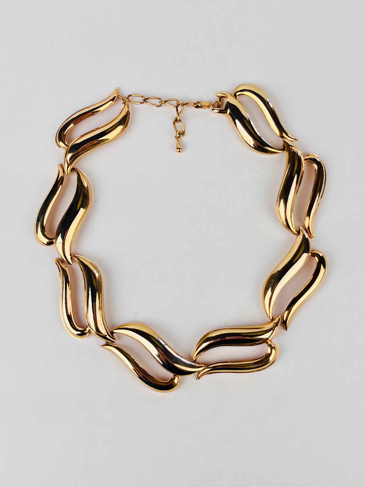 Vintage Gold Tone Wave Necklace