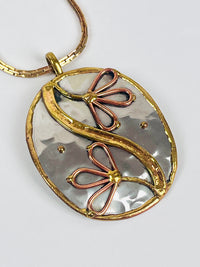 Vintage 1970s Floral Pendant Necklace