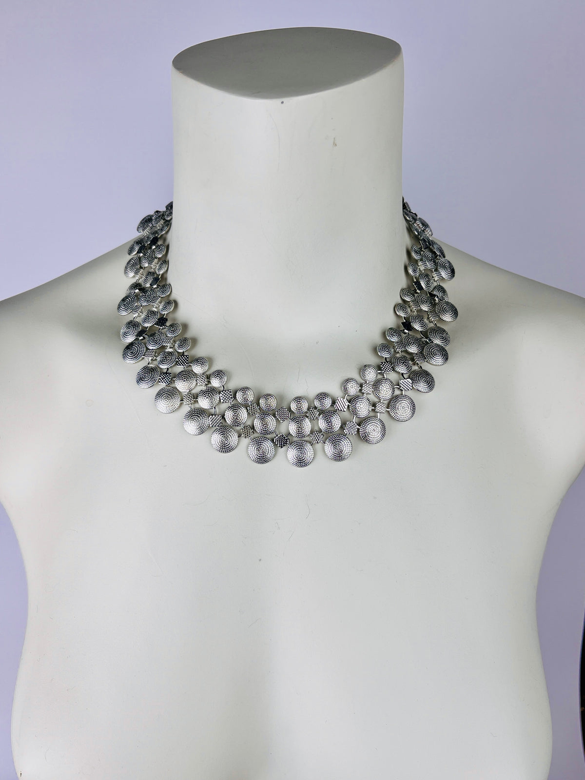 Vintage Textured Disc Collar Necklace