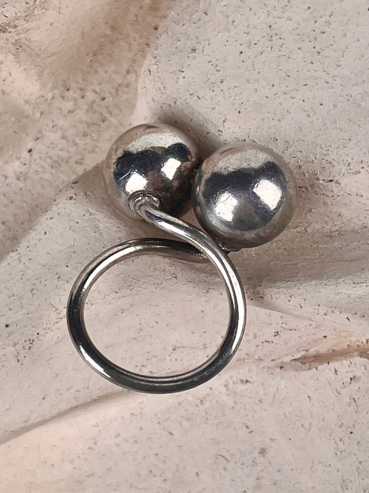 Vintage Modernist Sterling Kisslock Ring