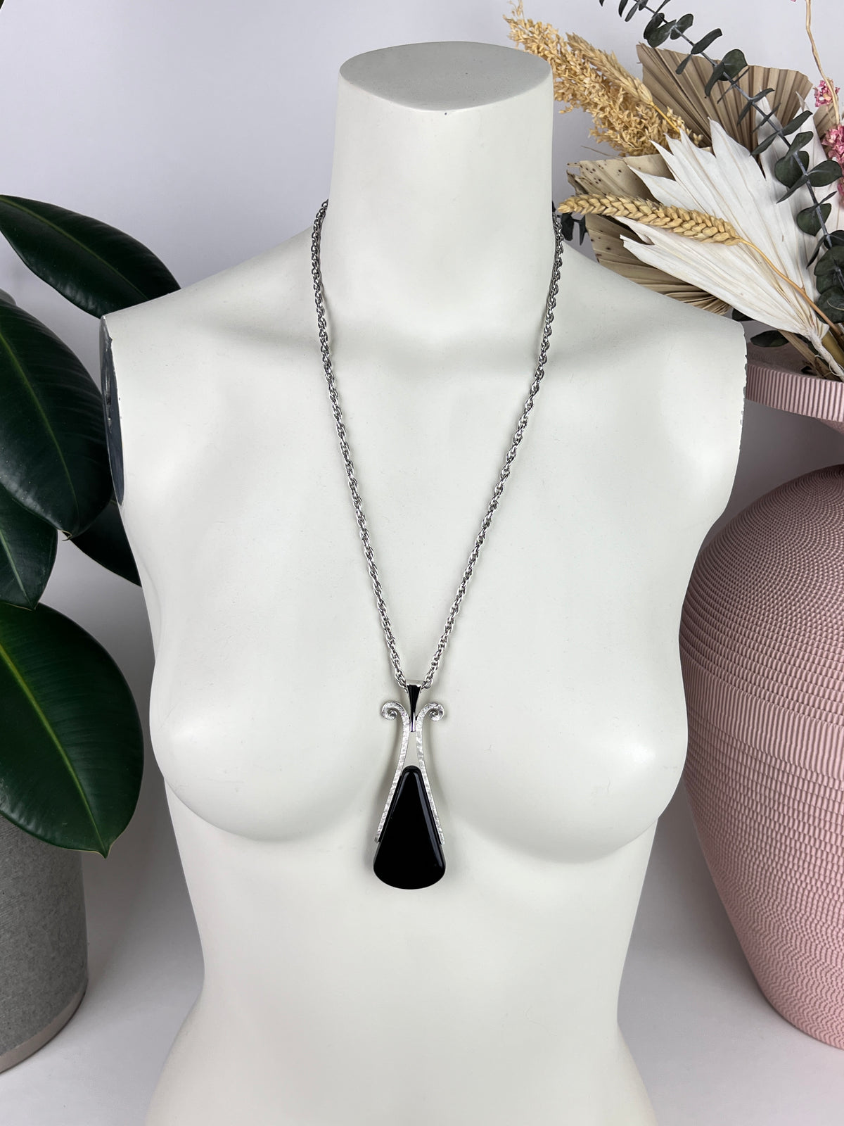 Vintage Black Pendant Necklace