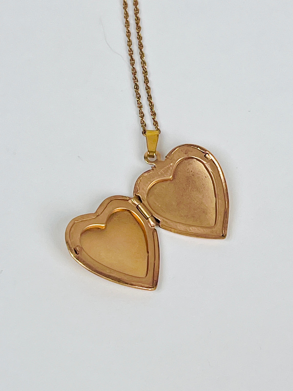 Vintage 14k Gold-Filled Engraved “Leslie” and “L” Monogram Locket