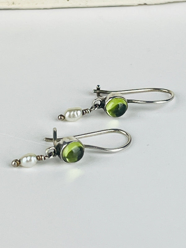 Vintage Sterling Peridot & Pearl Earrings