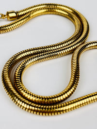 Vintage 1970s Gold Tone Pendant Necklace