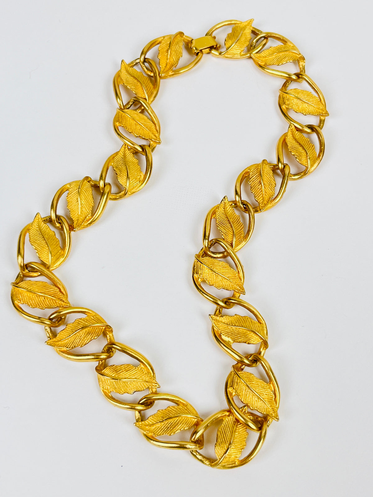 Vintage Gold Tone Leaf Necklace