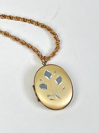 Vintage Gold Tone Floral Engraved Locket