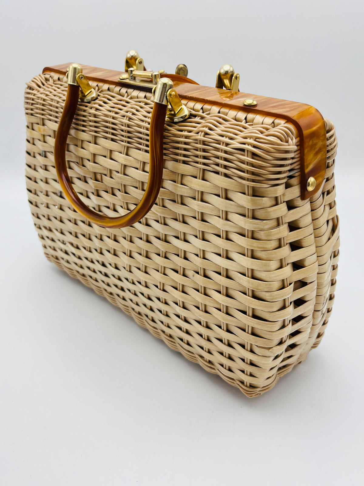 Vintage Woven Wicker Seashell Bag