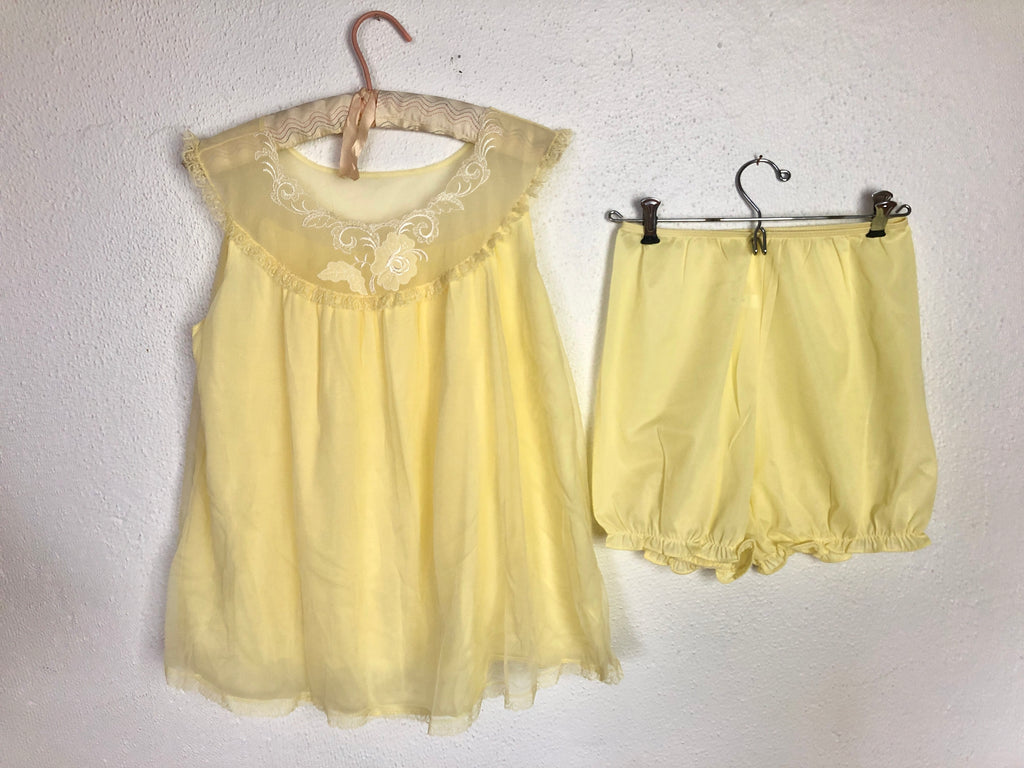 Vintage 1960s Yellow Lace Nightie Set