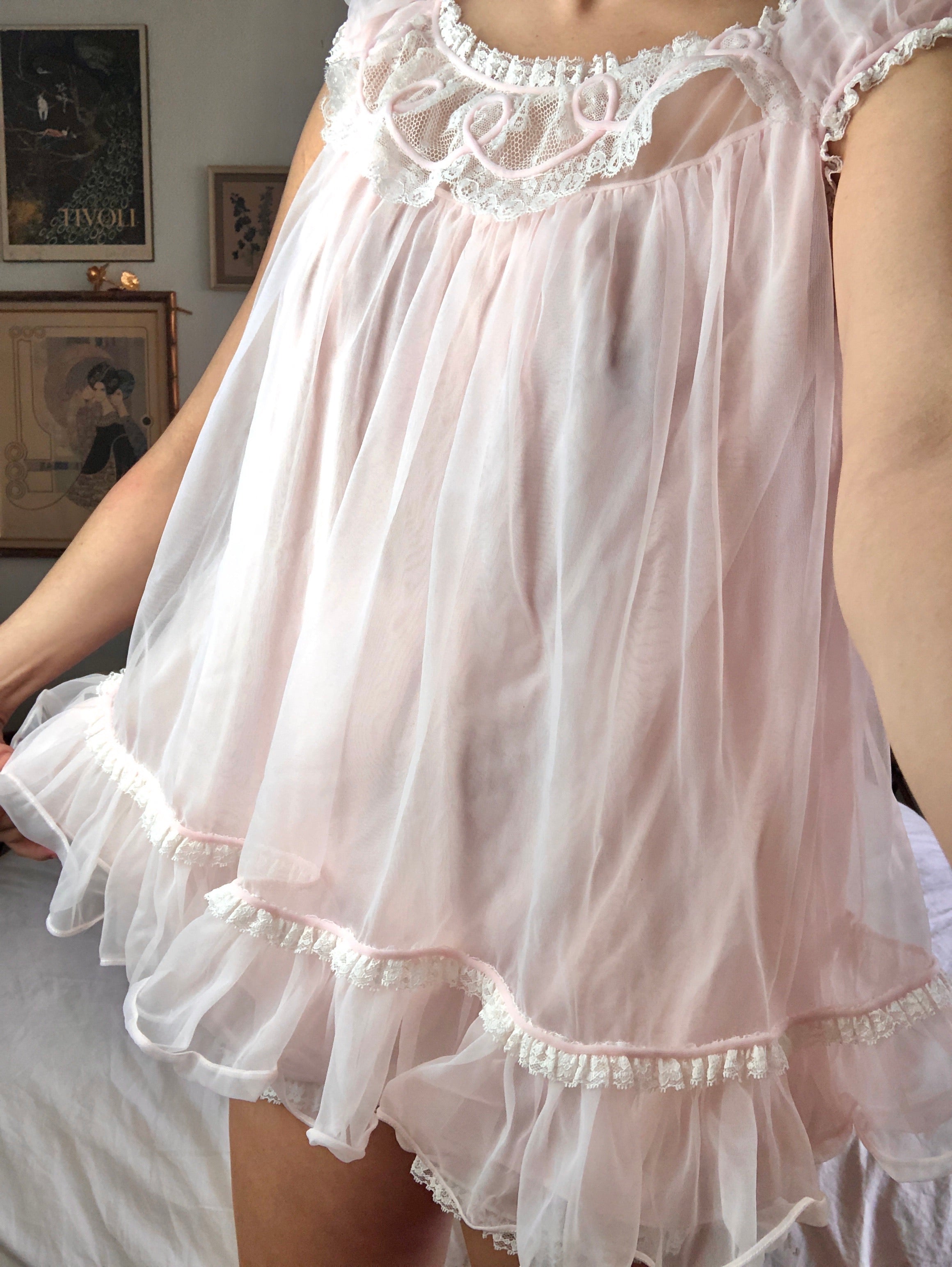 Vintage 1960s Pink Ruffle Nightie Set Dovetail