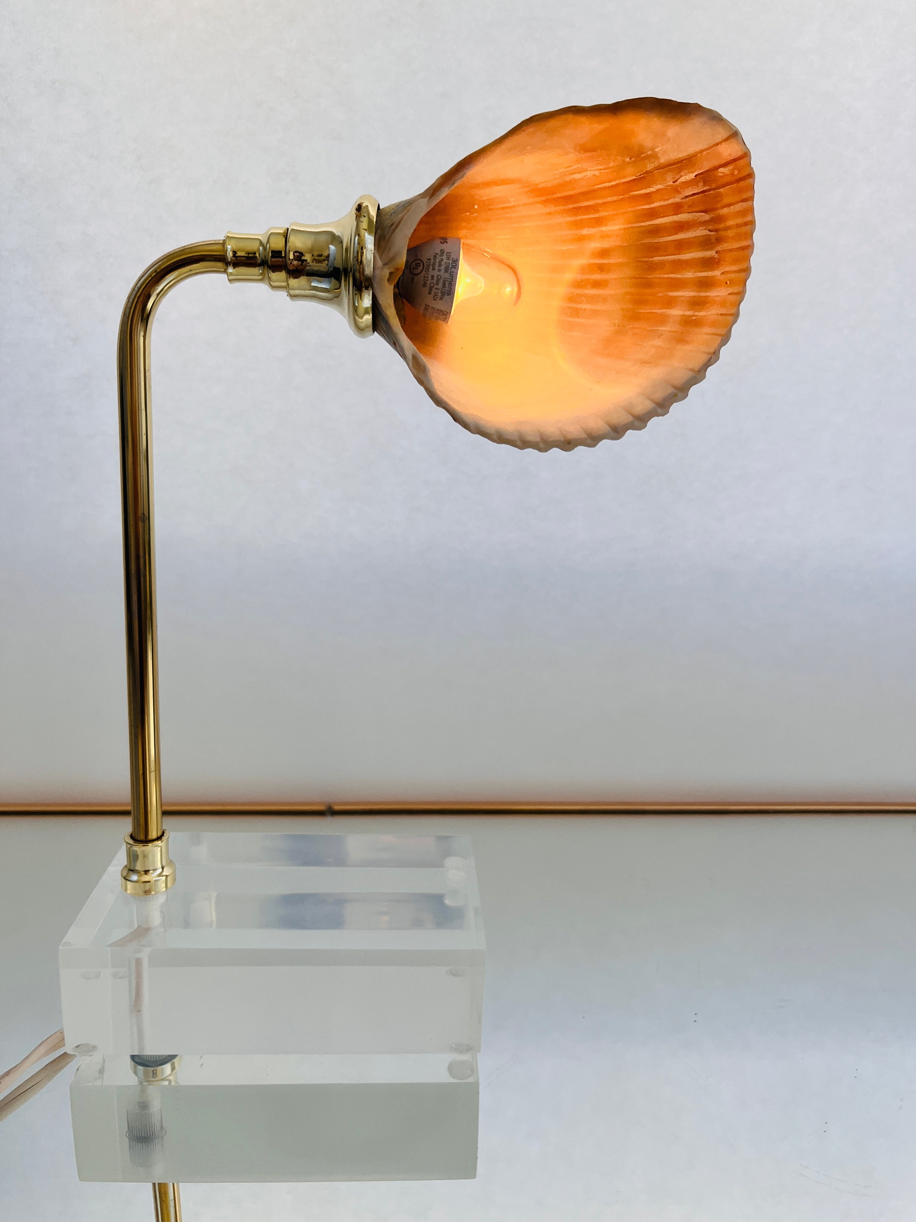 Vintage MCM Taupe cheapest Seashell Clam Lamp with Lucite Base