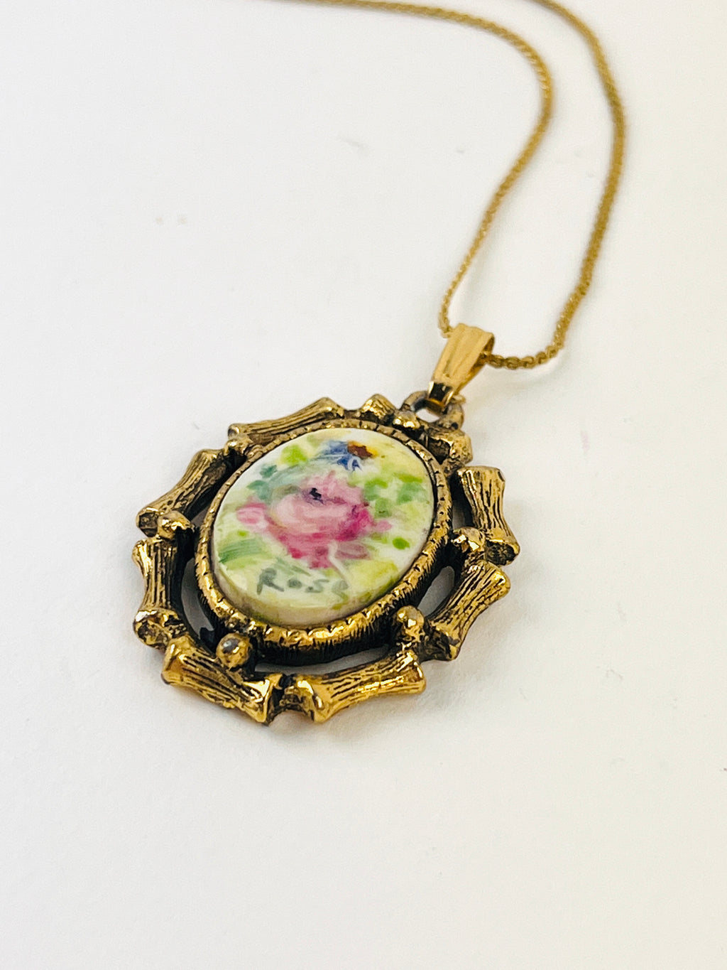 Vintage Floral Pendant Necklace