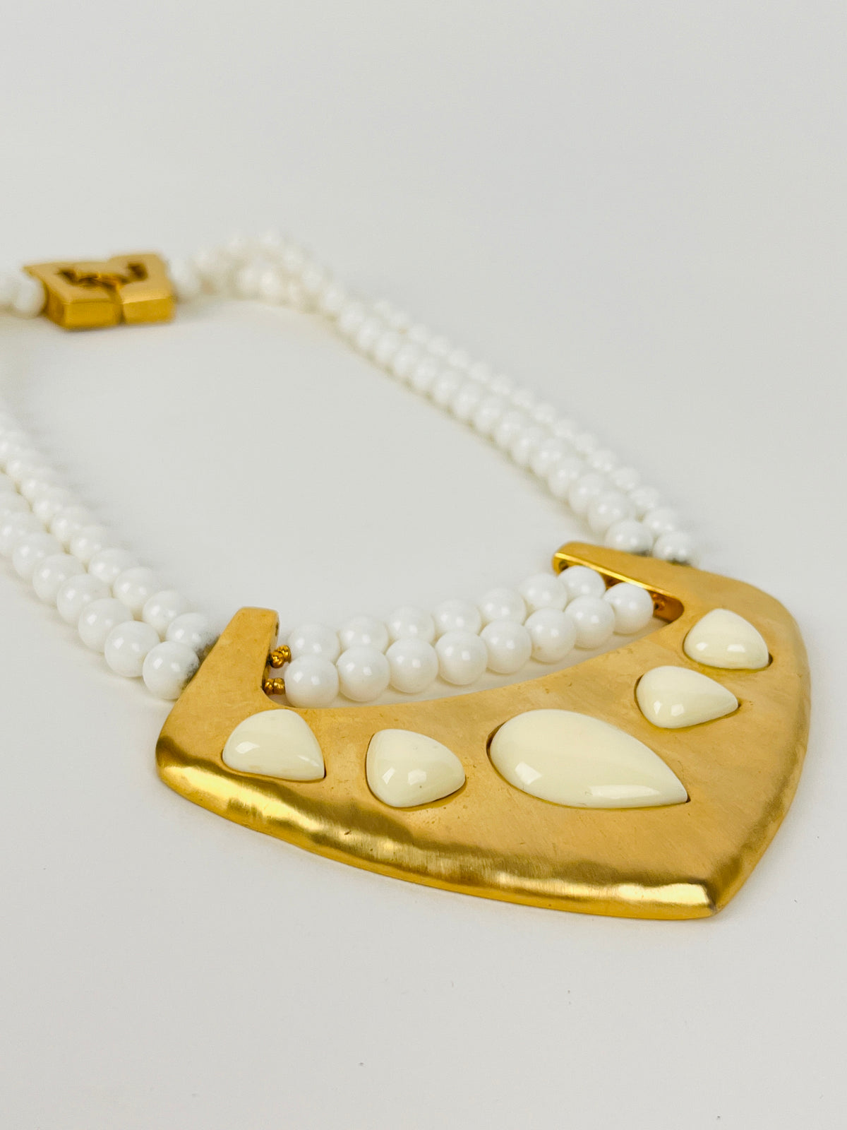 Vintage Gold Tone Pendant Necklace