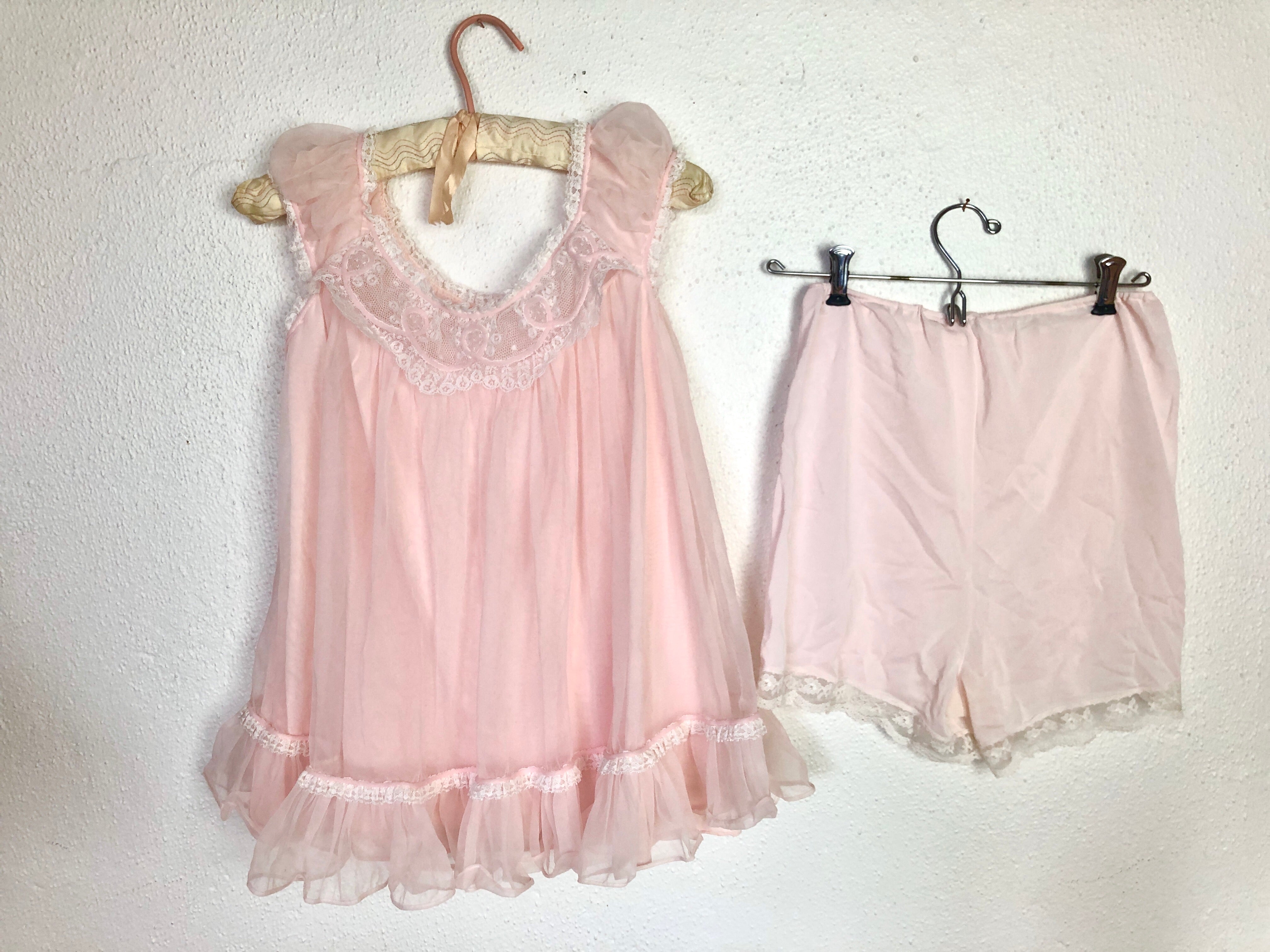 Vintage 1960s Pink Ruffle Nightie Set Dovetail