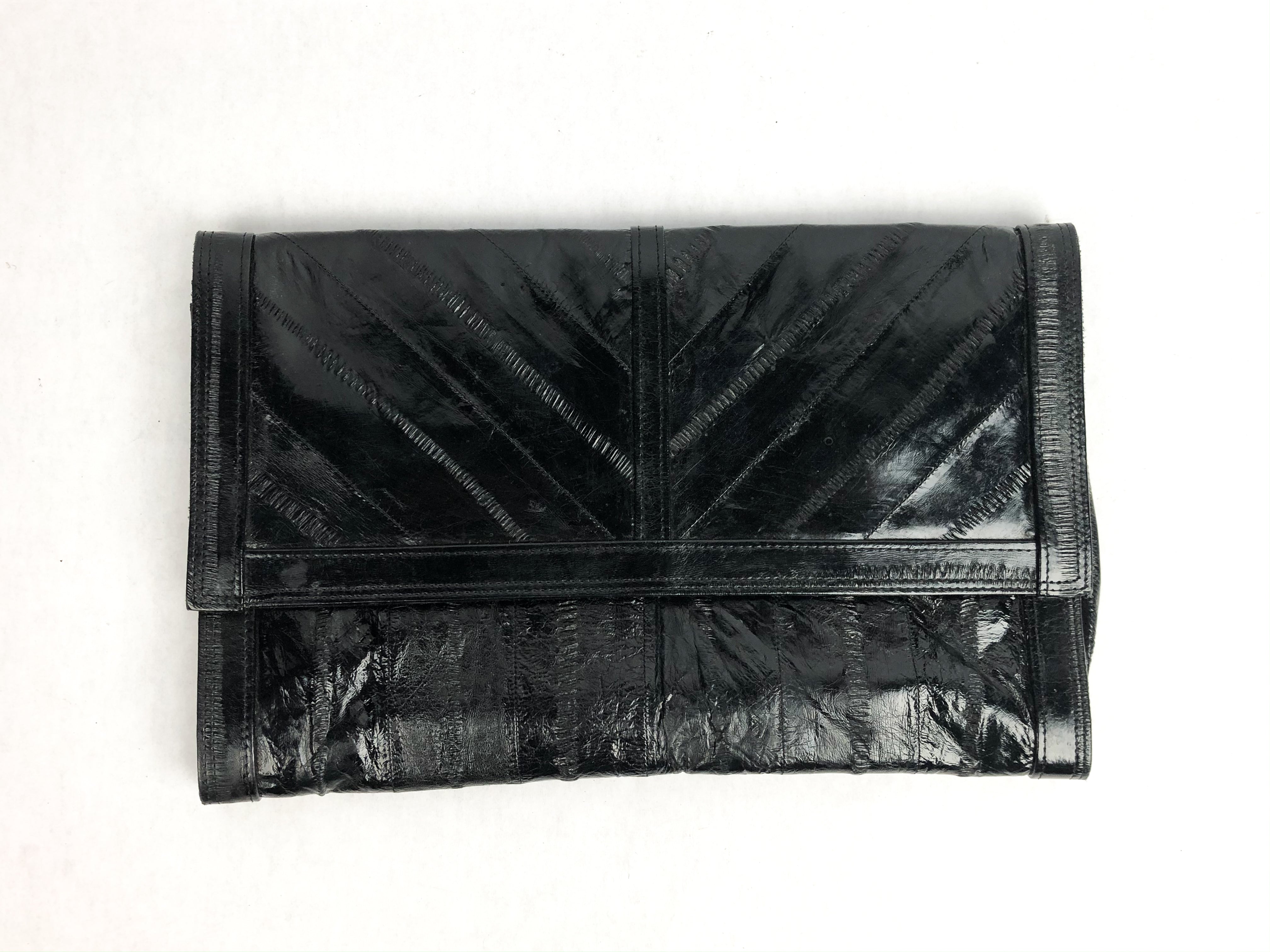 Eel skin clutch clearance